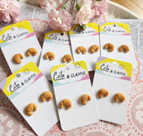 Croissant studs